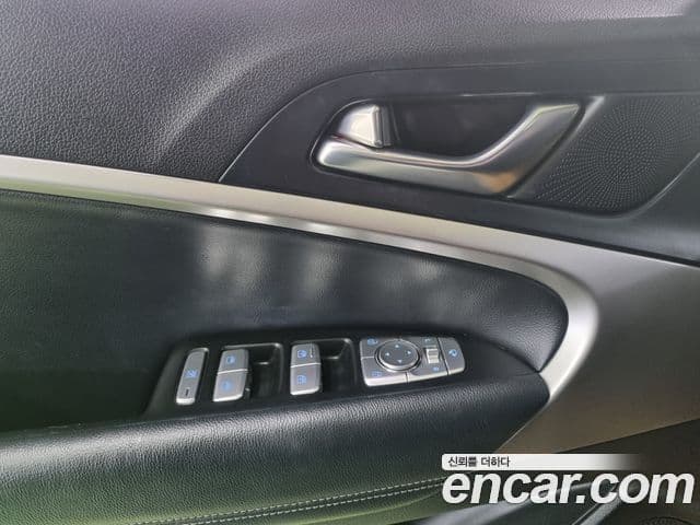 Genesis G70 2018 — Photo 11/20