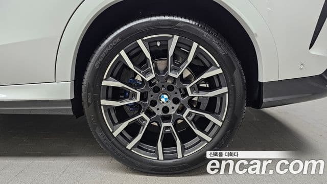 BMW X6 2025 — Photo 16/32