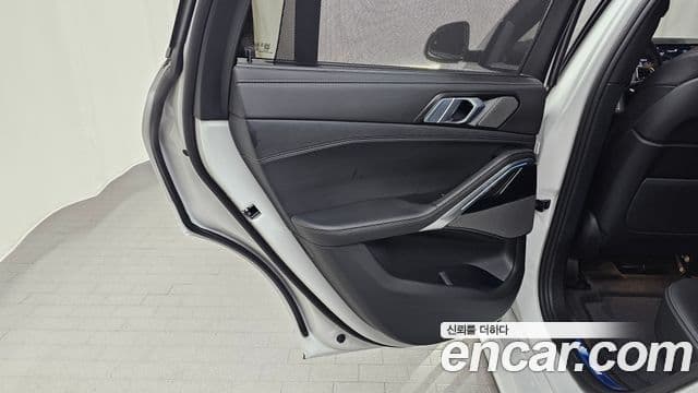 BMW X6 2025 — Photo 28/32