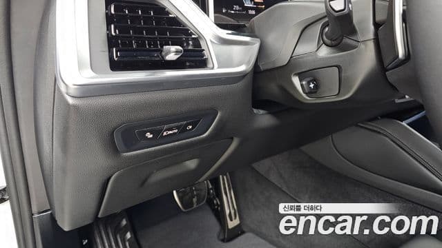 BMW X6 2025 — Photo 10/32