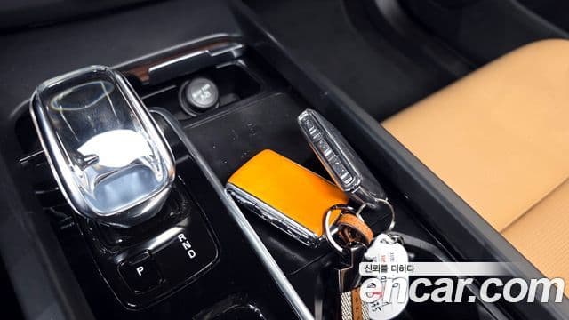 Volvo XC60 2021 — Şəkil 14/20