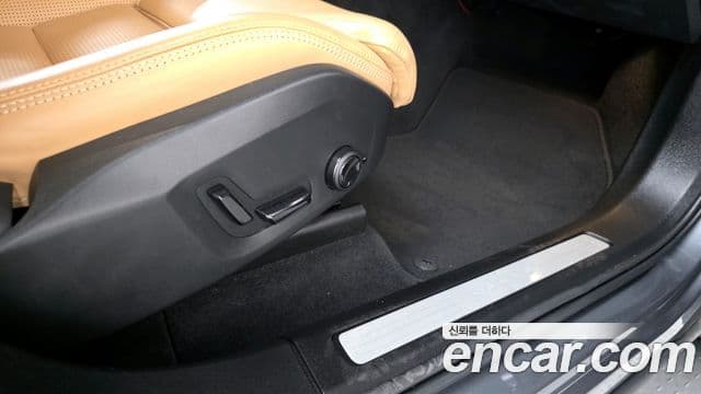 Volvo XC60 2021 — Şəkil 18/20
