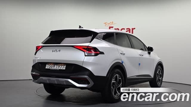Kia Sportage 2021 — ფოტო 2/20
