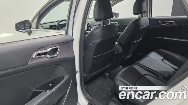 Kia Sportage 2021 — ფოტო 18/20