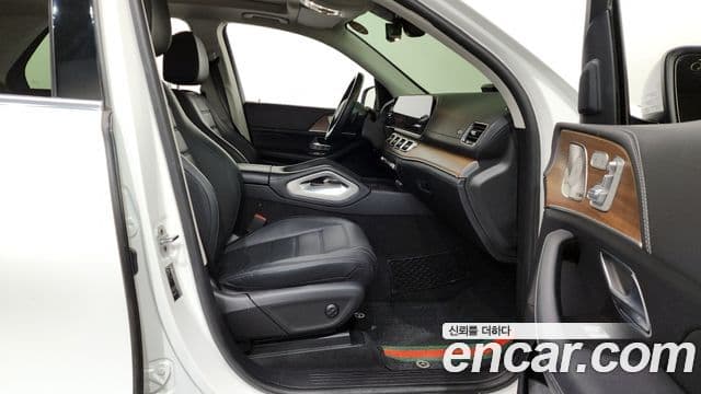 Mercedes-Benz GLE-Class 2021 — ფოტო 11/20