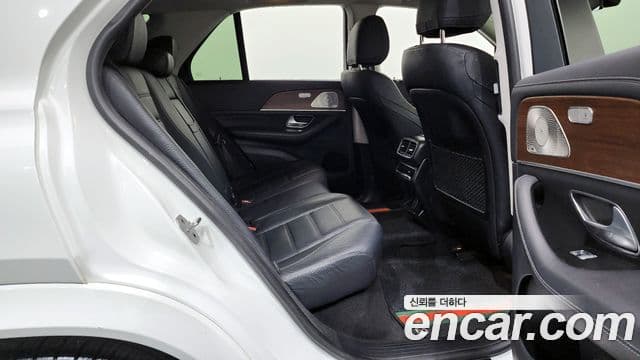 Mercedes-Benz GLE-Class 2021 — ფოტო 12/20