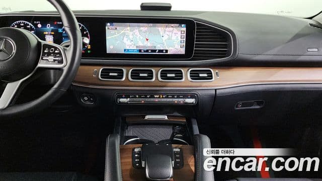 Mercedes-Benz GLE-Class 2021 — ფოტო 14/20