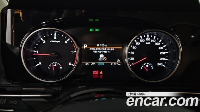 Kia Carnival 2022 — Фото 8/20
