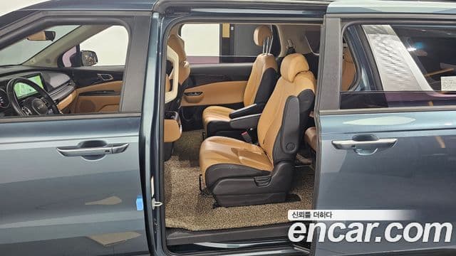 Kia Carnival 2022 — Фото 11/20