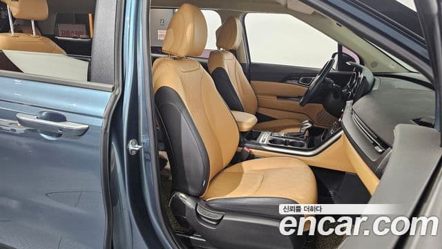 Kia Carnival 2022 — Фото 12/20