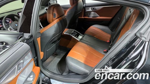 BMW 8 Series 2024 — Şəkil 12/20