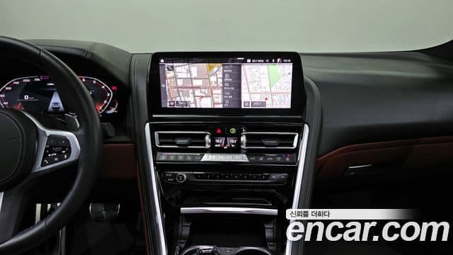 BMW 8 Series 2024 — Şəkil 13/20
