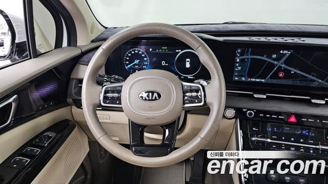 Kia Carnival 2021 — ფოტო 13/20