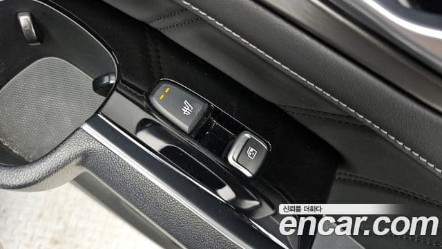 Kia Sorento 2023 — ფოტო 19/20