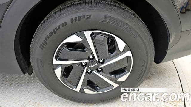 Kia Sportage 2023 — Photo 10/37