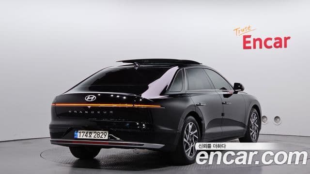 Hyundai Grandeur 2023 — ფოტო 2/20
