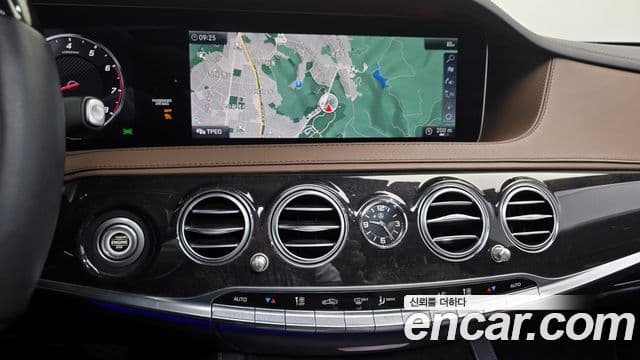Mercedes-Benz S-Class 2019 — Photo 15/30