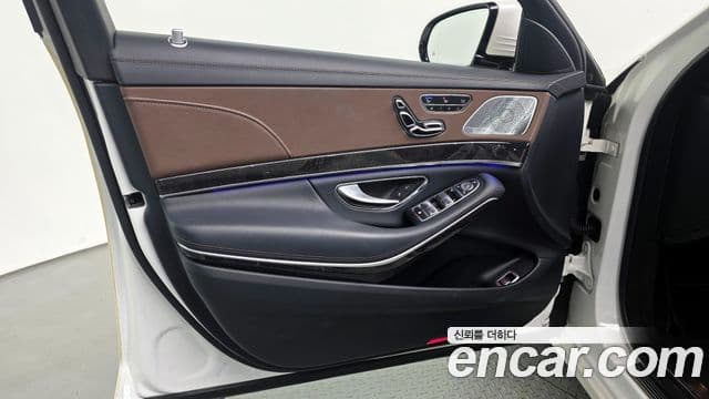 Mercedes-Benz S-Class 2019 — Photo 14/30