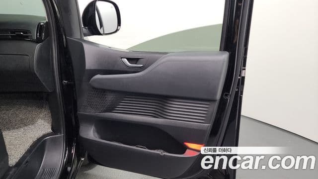 Hyundai Staria 2021 — Photo 16/32