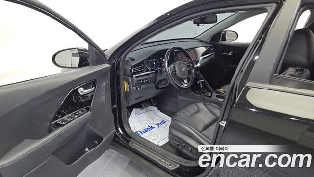 Kia Niro 2021 — ფოტო 10/20
