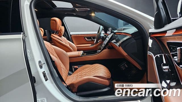 Mercedes-Benz S-Class 2021 — Photo 8/32