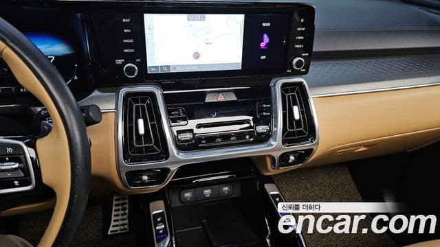 Kia Sorento 2022 — ფოტო 13/20