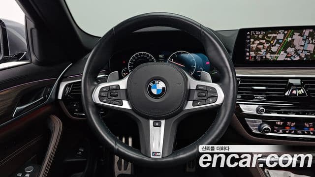 BMW 5 Series 2019 — Фото 13/20