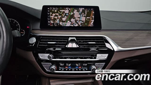 BMW 5 Series 2019 — Фото 14/20