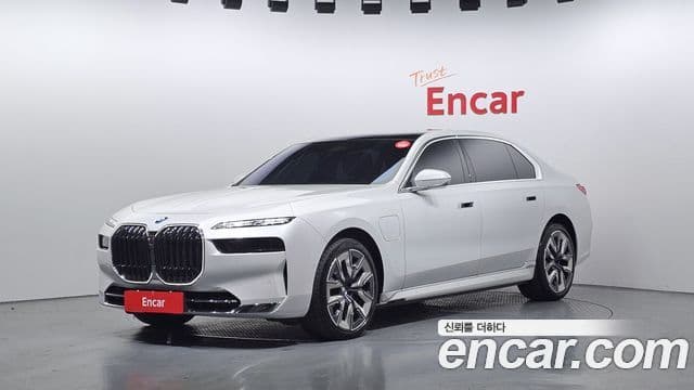 BMW 7 Series 2023 — Photo 4/15