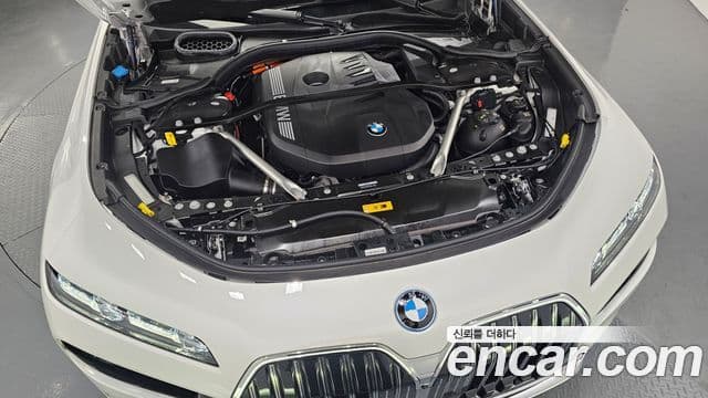 BMW 7 Series 2023 — Photo 2/15