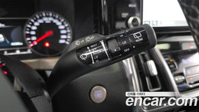Kia Sorento 2022 — Photo 17/31