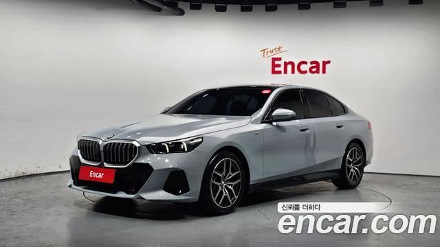 BMW 5 Series 2024 — ფოტო 1/20