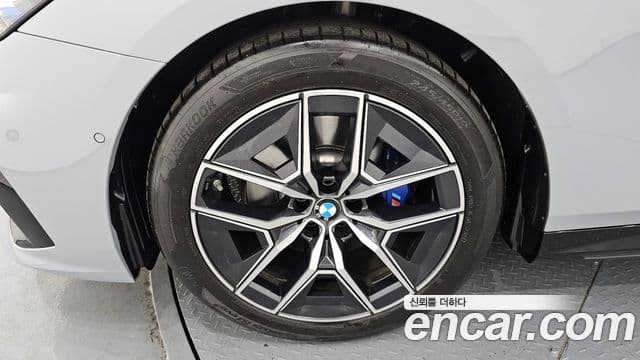 BMW 5 Series 2024 — ფოტო 5/20