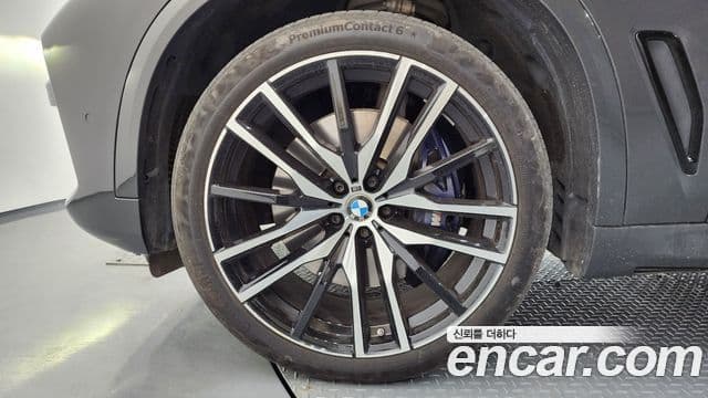 BMW X5 2022 — ფოტო 5/20