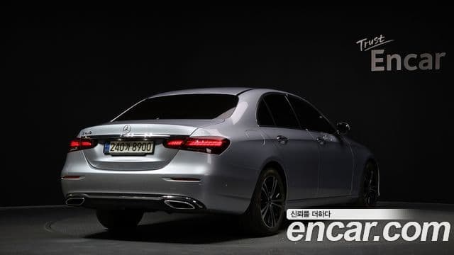Mercedes-Benz E-Class 2021 — Şəkil 10/20