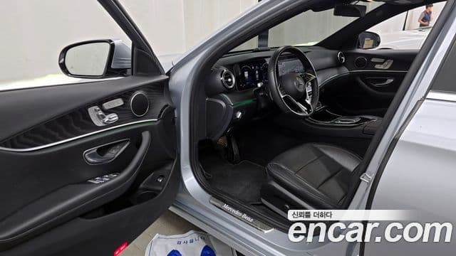 Mercedes-Benz E-Class 2021 — Şəkil 17/20