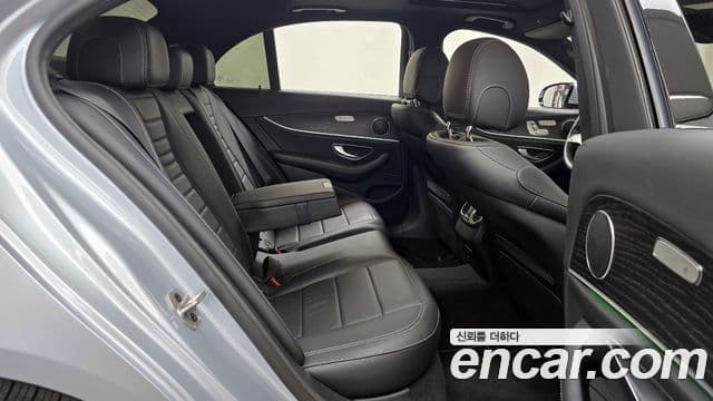 Mercedes-Benz E-Class 2021 — Şəkil 16/20