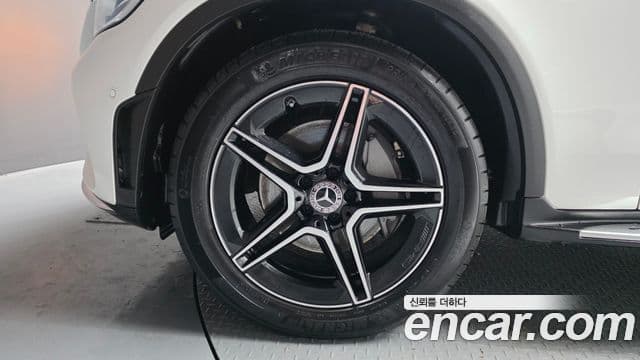 Mercedes-Benz GLC-Class 2022 — ფოტო 28/33