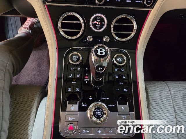 Bentley Continental GT 2023 — ფოტო 10/20