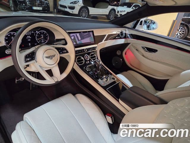 Bentley Continental GT 2023 — ფოტო 14/20