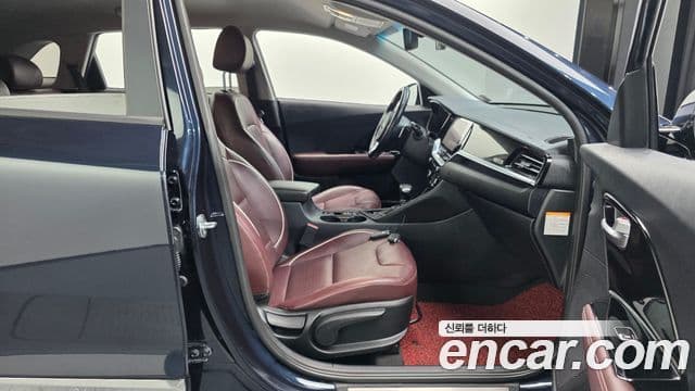 Kia Niro 2020 — Şəkil 11/20