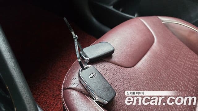 Kia Niro 2020 — Şəkil 16/20