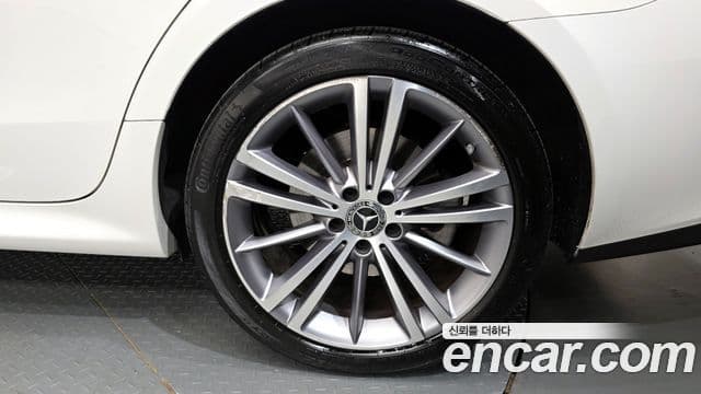Mercedes-Benz CLS-Class 2019 — Photo 5/33