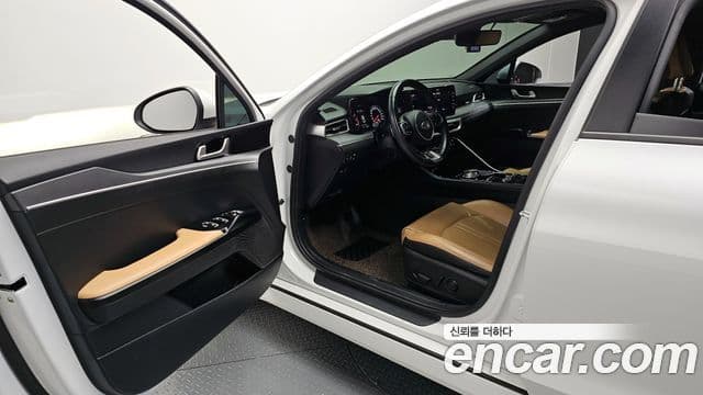 Kia K5 2020 — Şəkil 10/20