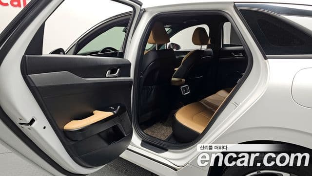 Kia K5 2020 — Şəkil 12/20