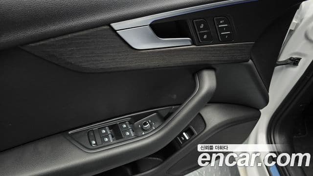 Audi A4 2019 — ფოტო 17/20