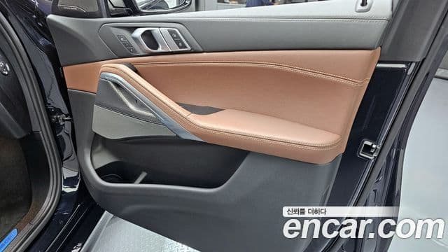 BMW X6 2020 — Photo 14/33