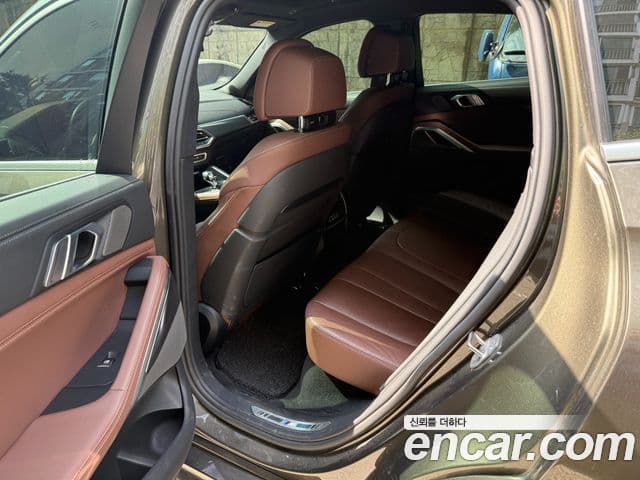 BMW X6 2020 — Photo 18/19
