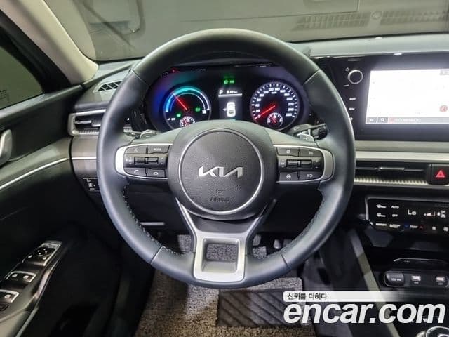 Kia K5 2023 — ფოტო 9/20