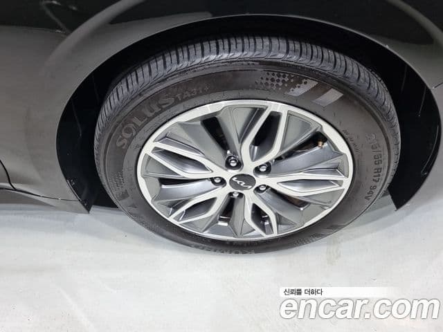 Kia K5 2023 — ფოტო 12/20